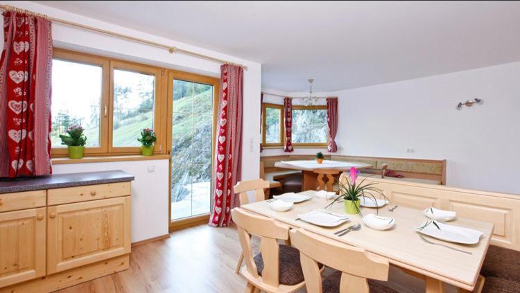 Michelas - Hof Umhausen Habitación foto